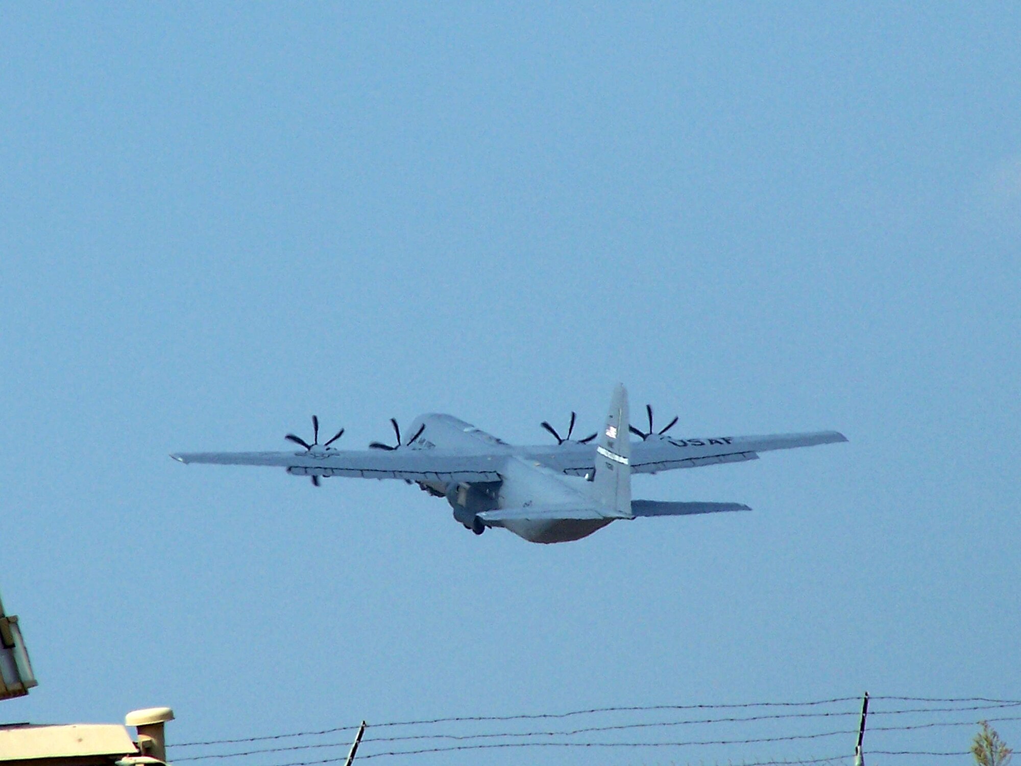 FORT POLK, LA. – A C-130J Super Hercules takes off after dropping supplies at a drop zone during Green Flag East on Oct. 21. The exercise at the Joint Readiness Training Center included live, virtual and constructive assets and was preparing an 82nd Airborne unit as a Global Response Task Force. (U.S. Air Force photo/Noel Getlin)