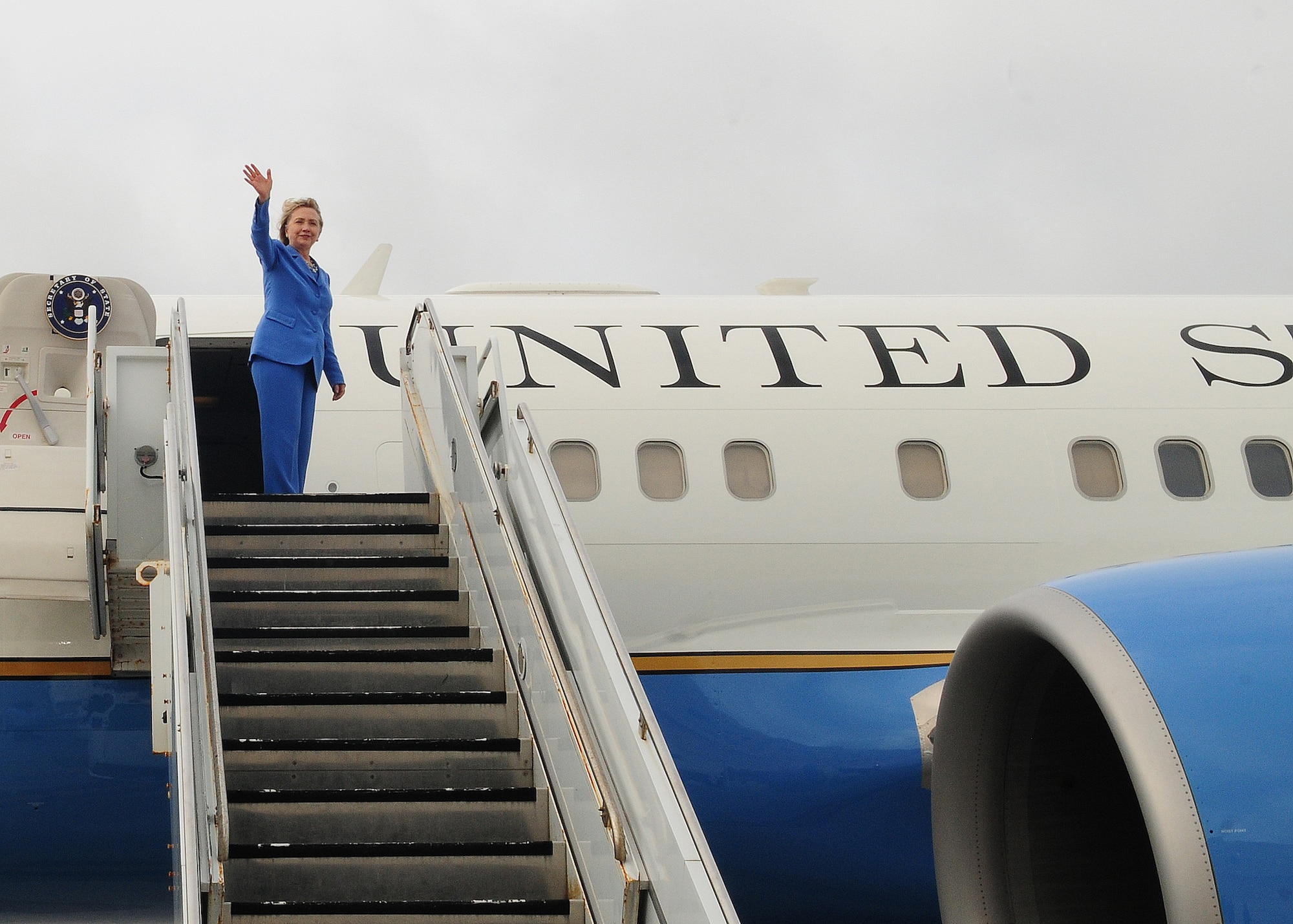 Secretary of State of the United States Hillary Rodham Clinton waves prior to departure from Andersen Air Force Base Oct. 29, 2010. Clinton visited the base as part of her trip to the Asia-Pacific Region. She reaffirmed Guam?s importance to the nation, and her gratitude to the service members for their dedication and sacrifice.  (U.S. Air Force photo /Senior Airman Nichelle Anderson/ released)