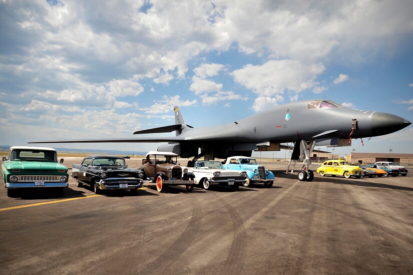 Ellsworth hosts classic car show > Ellsworth Air Force Base > Article