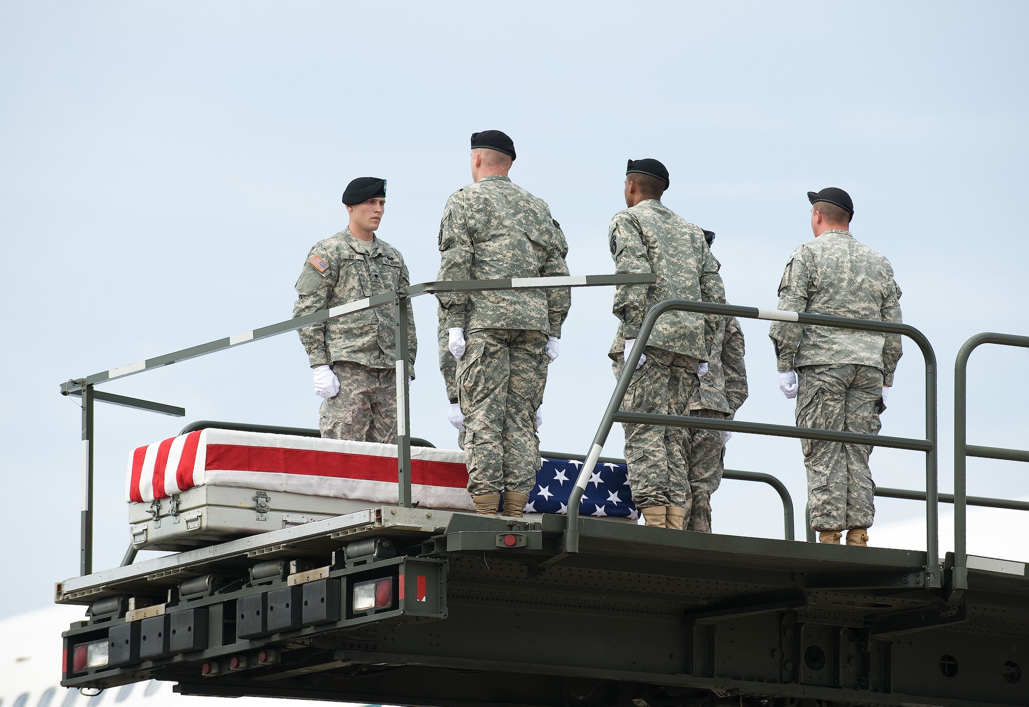 17 August 2010  USAF Photo by Jason Minto.  A U.S. Army carry team transfers the remains of Army SPC Jamal M. Rhett of Palmyra, NJ at Dover Air Force Base, Del., August 17, 2010.