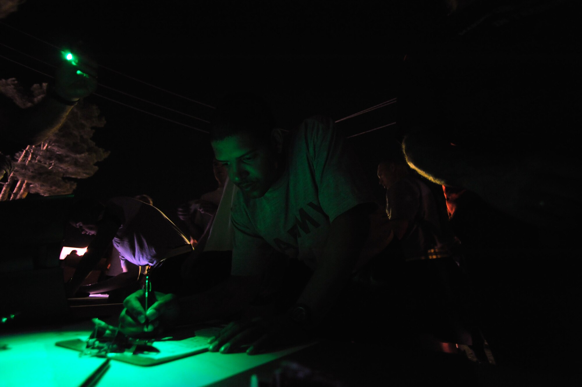 A U.S. Army Soldierregisters to run in the Air Force-sponsored Half Marathon Sept. 4, 2010 at Bagram Airfield, Afghanistan. More than 1,000 members of Team Bagram ran in the event.