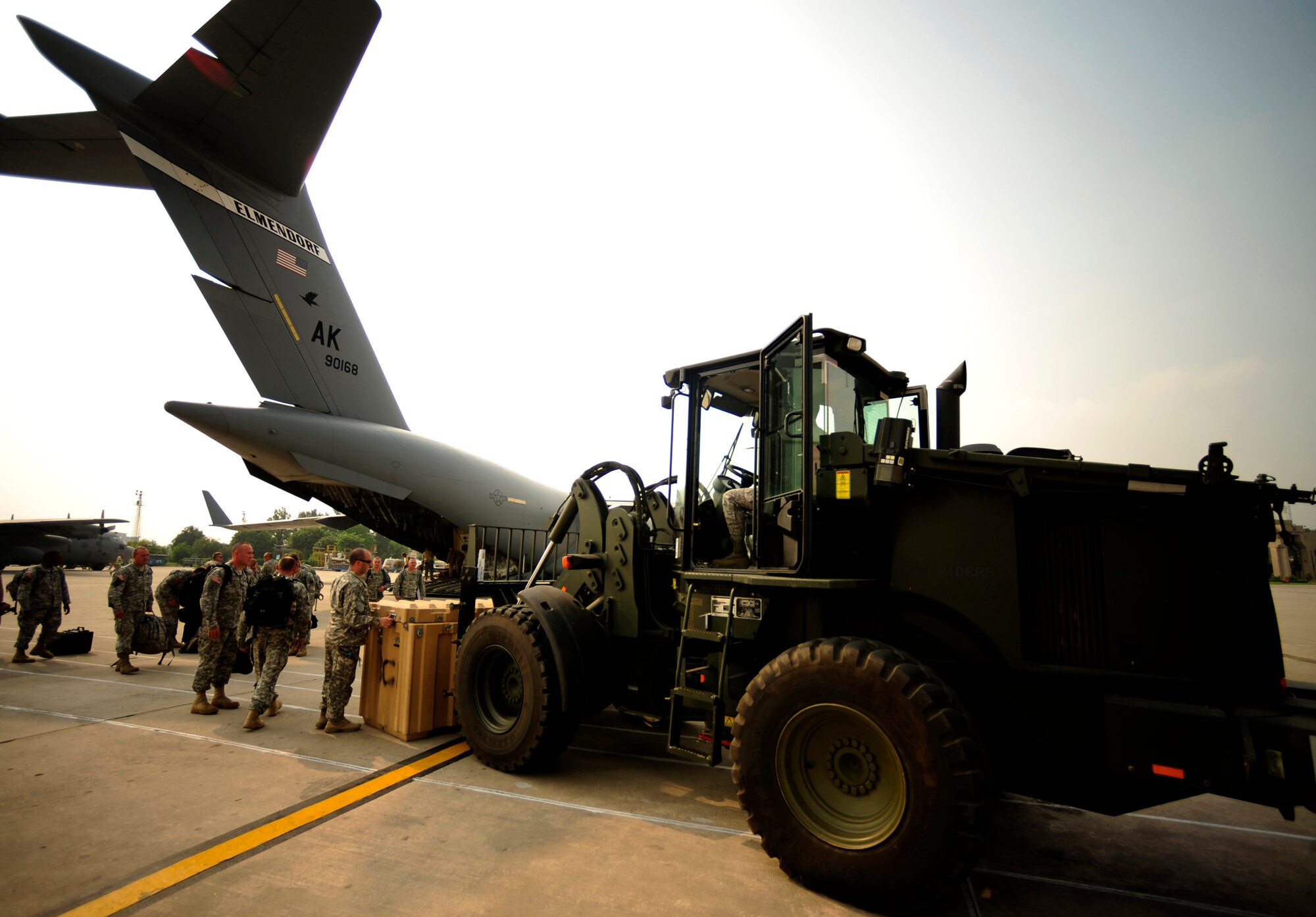 U.S. Army soldiers from the 16th Combat Aviation Brigade, Ft. Wainwright, Ak arrive to Chaklala Air Force Base, Pakistan aboard a C-17 Globemaster III aircraft in support of flood relief efforts on Sept. 1, 2010. The 16th CAB also brought two UH-60 Blackhawk helicopters along with personnel.
(U.S. Air Force photo by Staff Sgt. Andy M. Kin / Released)