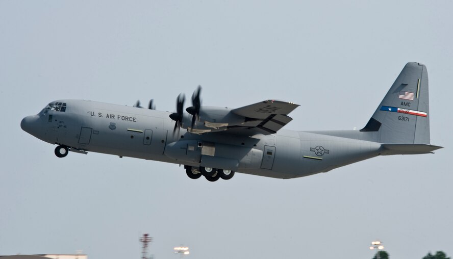 Dyess Air Force Base will soon be receiving it's second J Model C-130 which
recently completed its first flight successfully Sept. 8, at the Lockheed
Martin facility in Georgia. Number two is expected to be delivered to Dyess
Oct. 5 by Air Combat Command Commander Gen. William M. Fraser III. (Courtesy Photo) 