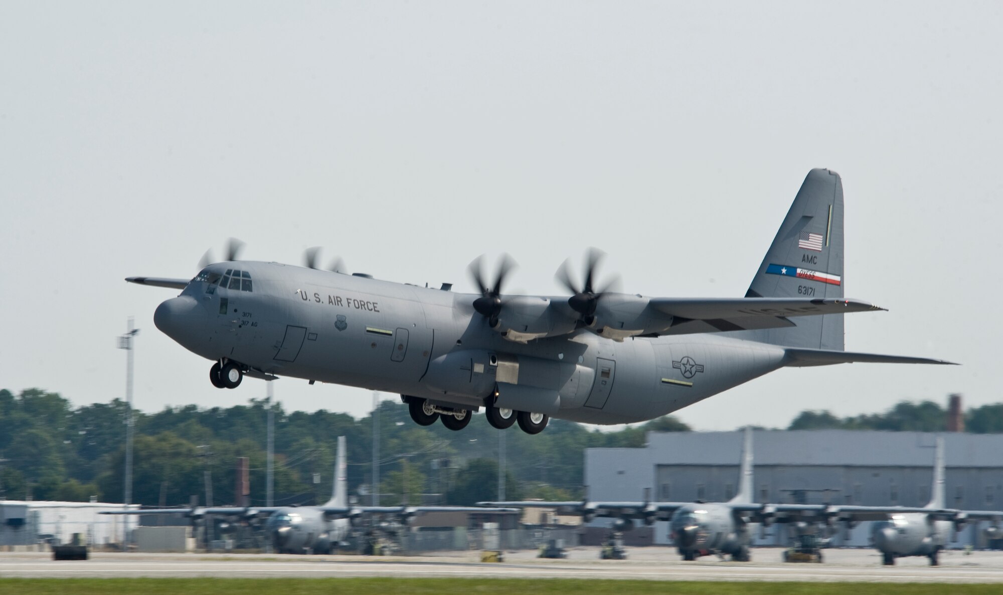 Dyess Air Force Base will soon be receiving it's second J Model C-130 which
recently completed its first flight successfully Sept. 8, at the Lockheed
Martin facility in Georgia. Number two is expected to be delivered to Dyess
Oct. 5 by Air Combat Command Commander Gen. William M. Fraser III. (Courtesy Photo)