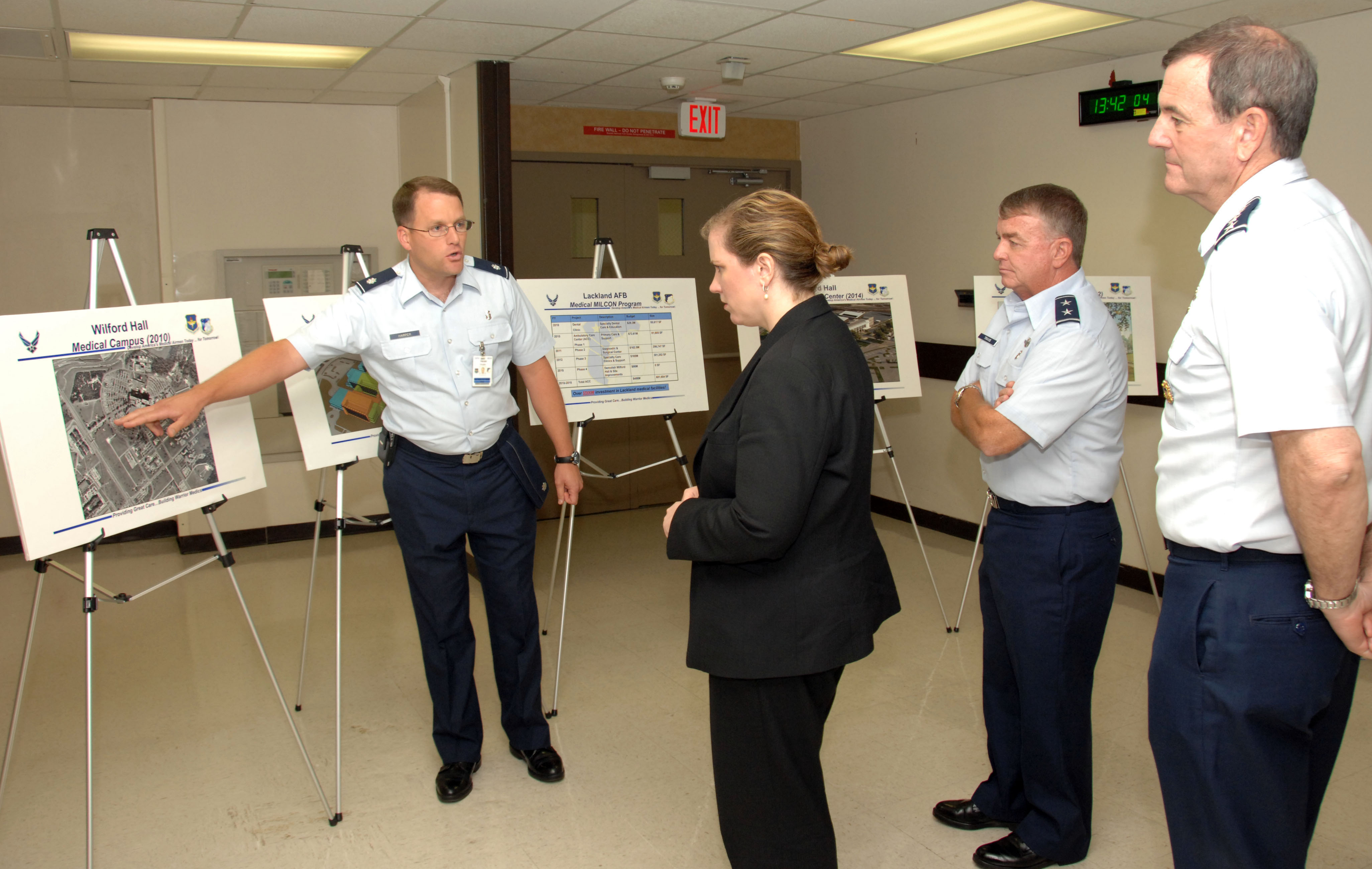 Under Secretary visits Wilford Hall Medical Center > 59th Medical Wing