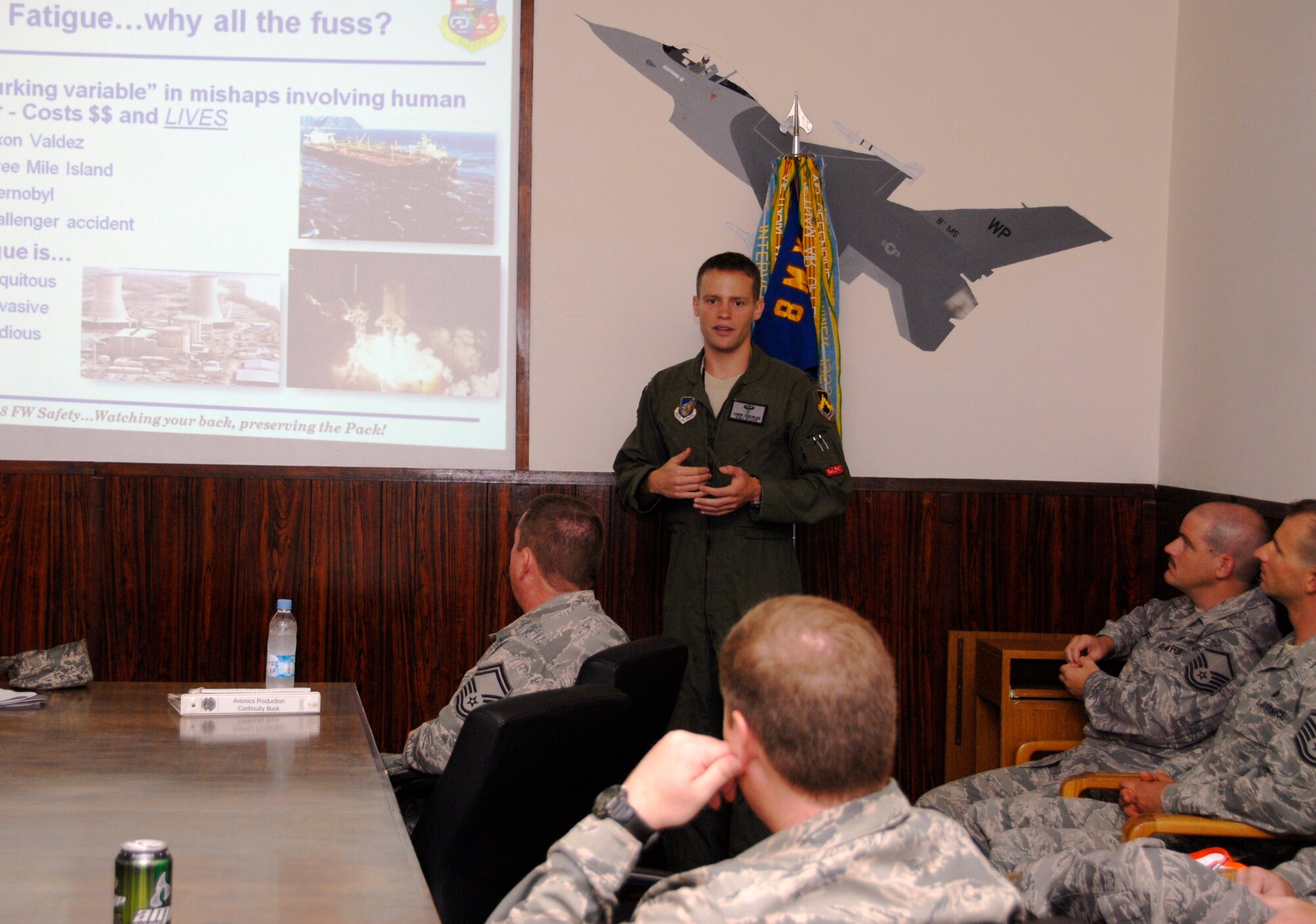 KUNSAN AIR BASE, Republic of Korea -- Capt. Christopher Reichlen, 8th Fighter Wing aerospace physiologist, briefs a fatigue management class to members of the 8th Maintenance Squadron. Such briefings help wing safety minimize the human factor in mishaps. (U.S. Air Force photo/Staff Sgt. Amanda Savannah)