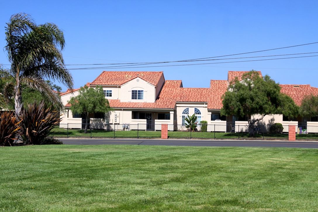 There are a total of 700 newly-remodeled homes available at Camp Pendleton’s Sera Mesa and Stuart Mesa Housing areas for military families. Lincoln Memorial Housing is now giving base residents a discounted price toward their living expenses beginning in September. Once applicants move in, they are eligible to receive a concession of $350 for a three-bedroom home, and $400 for a two-bedroom home.
