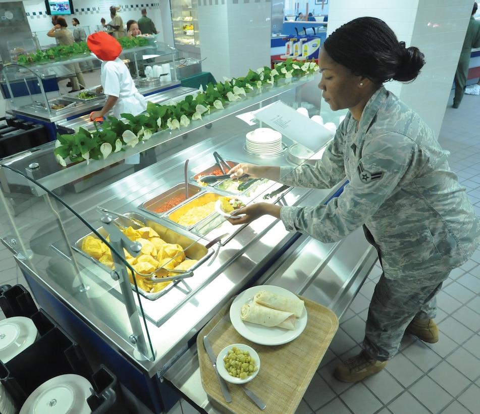 DFAC renovations add new food bar choices