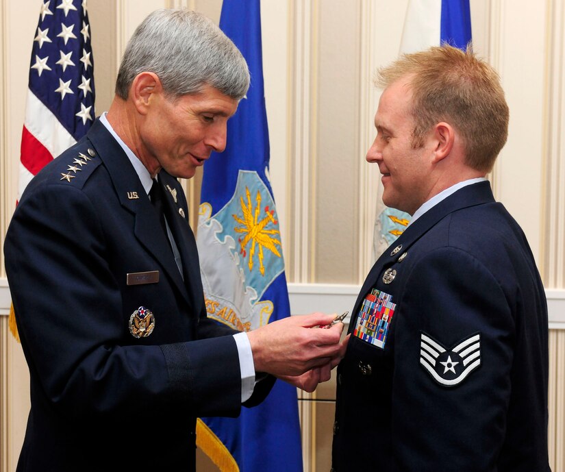 Airman receives Bronze Star during AFA > U.S. Air Force > Article Display