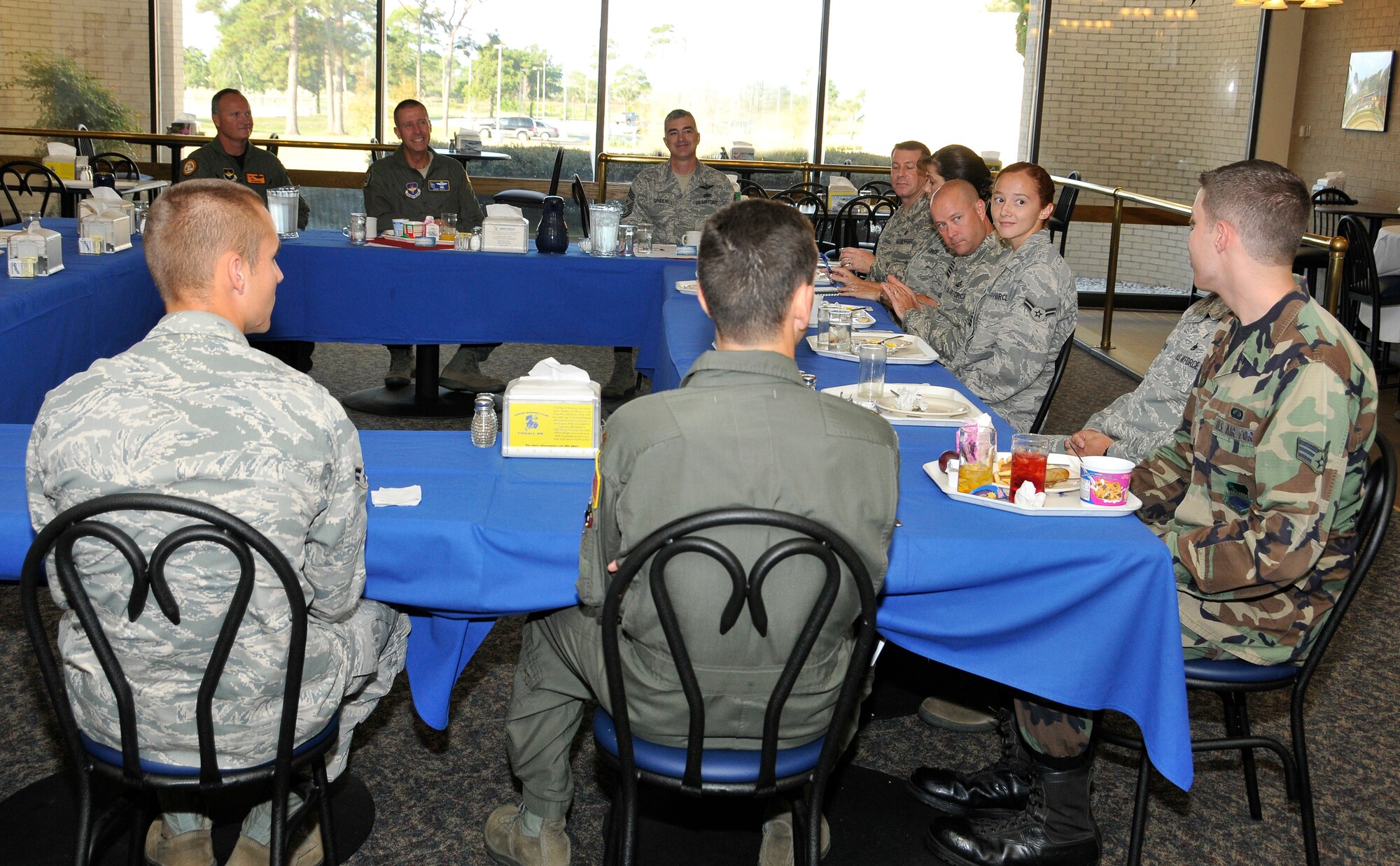 Major Gen. Mark Solo, 19th Air Force commander, has breakfast with Team Tyndall Airmen Sept. 10 at the Berg Liles Dining Facility. (U.S. Air Force photo by Lisa Norman)