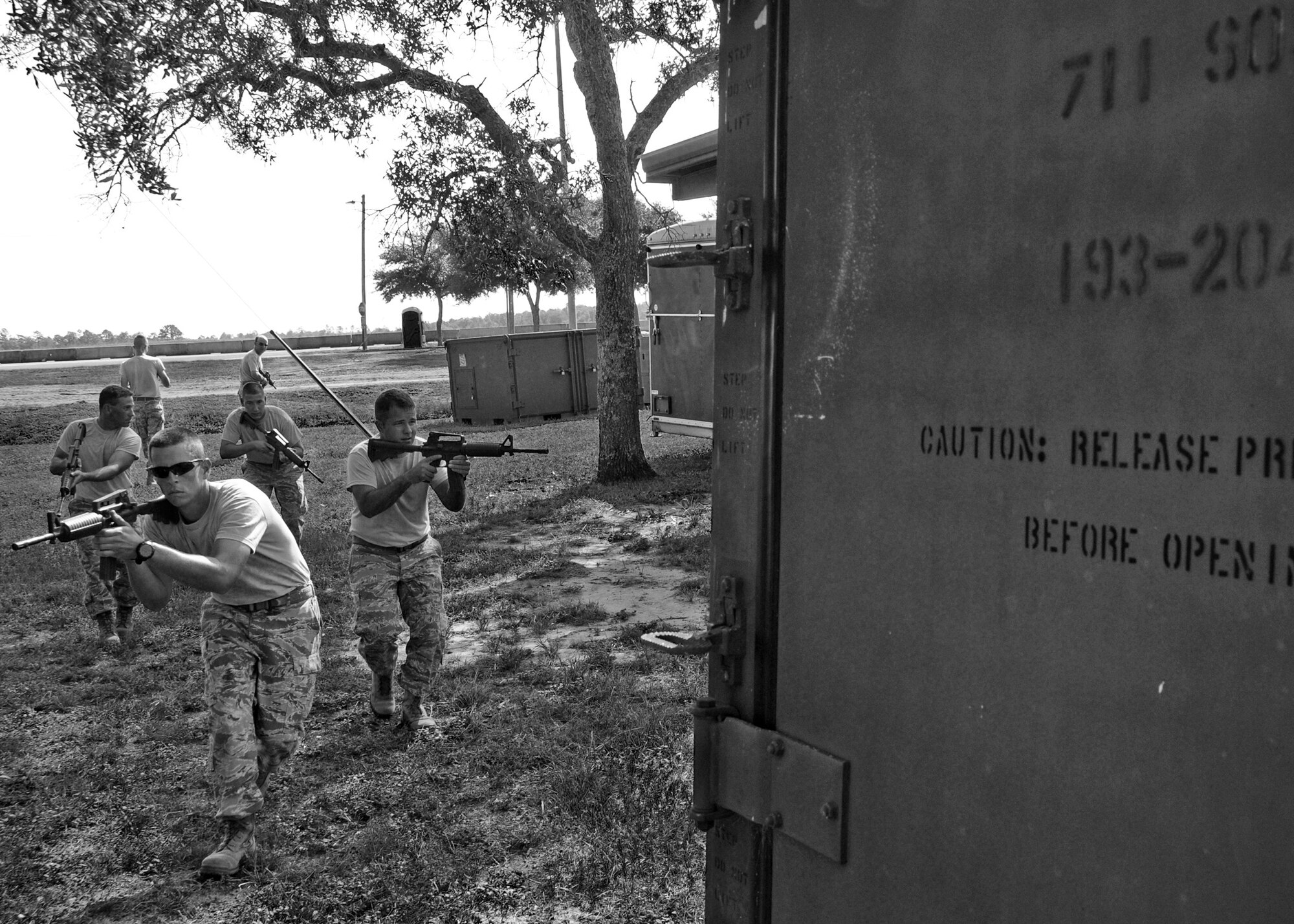 A 919th Security Forces Squadron fire team practices bound and overwatch procedures Sept. 12 during the UTA weekend. (U.S. Air Force photo/Samuel King Jr.)