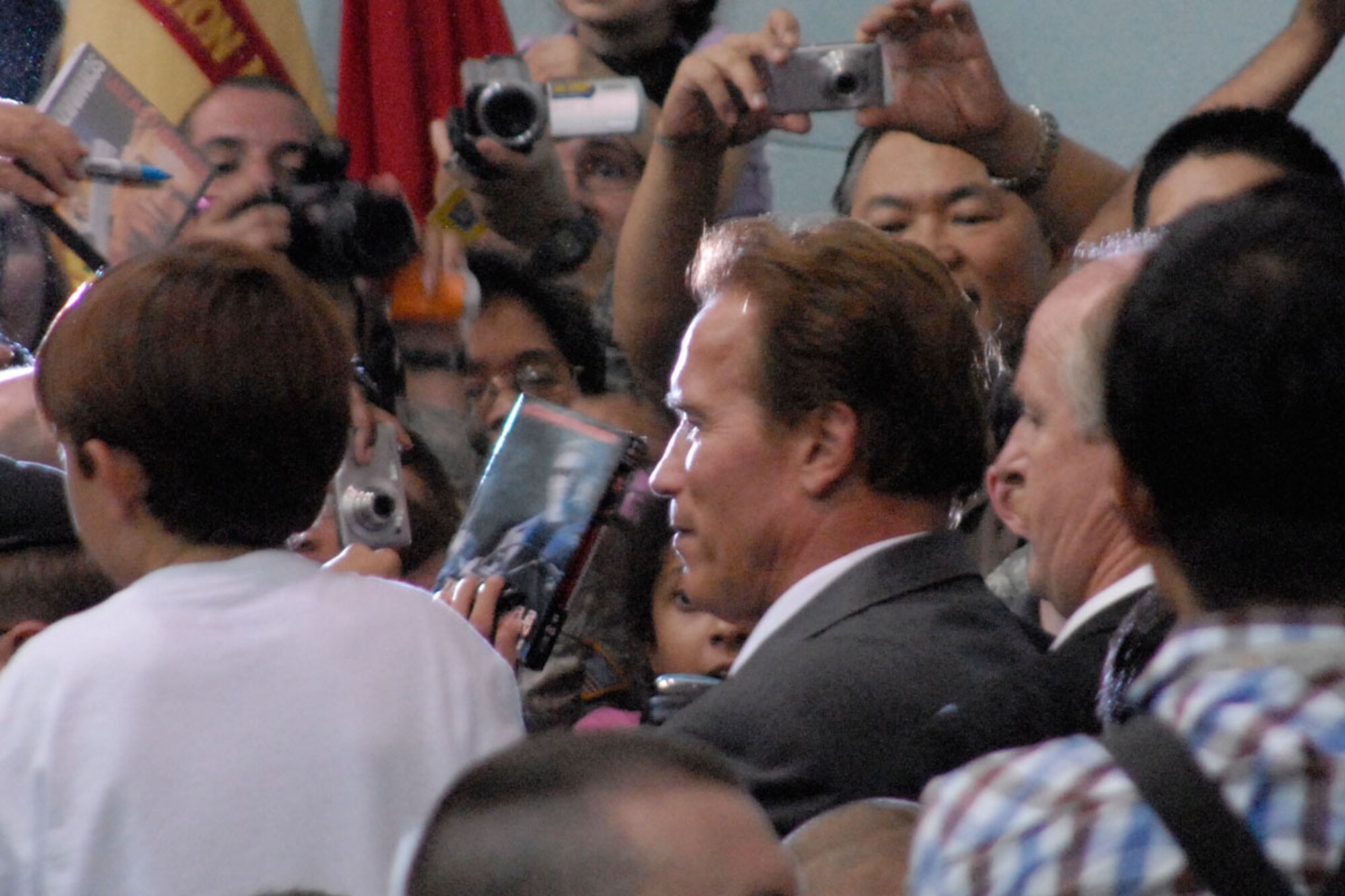 California Gov. Arnold Schwarzenegger speaks with U.S. servicemembers during a rally at Yongsan Garrison Sept. 15. (U.S. Air Force photo/Staff Sgt. Jared Whitecar)