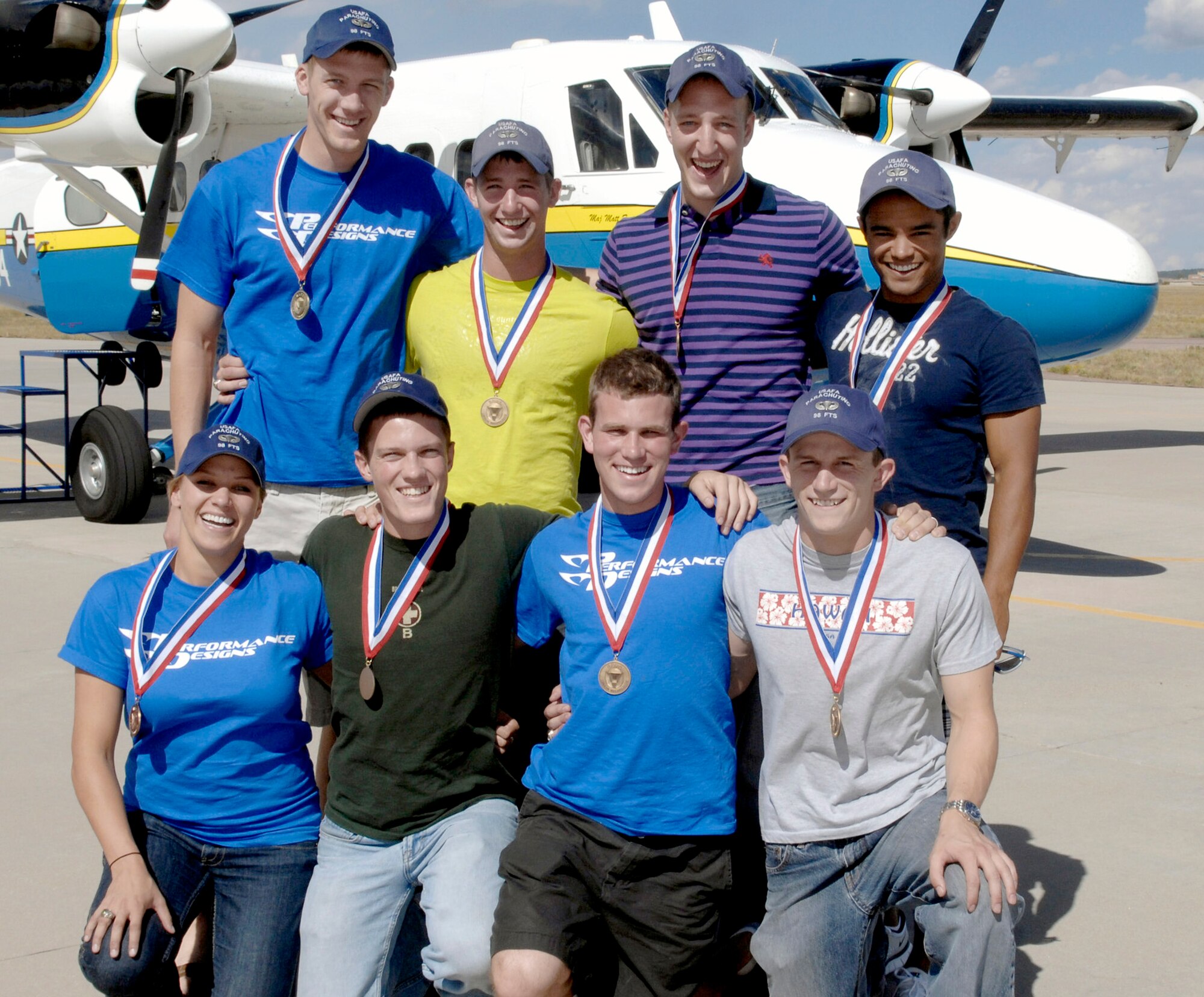 The Wings of Blue Air Force Parachute Demonstration Team won the U.S. Parachute Association National Skydiving Championships Sept. 11 through 12, 2010, in Ottawa, Ill. Cadets 1st Class Zoe Kotnik (left to right, first row), Kyle Yohe, Eric Wallace, Josh LeMair, Kyle Tomaszewski (second row) , Alex Meyer, Nolan Sweeney and Mike Walker. (U.S. Air Force photo/Mike Kaplan)