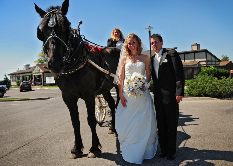 Wedding At The Niagara Falls Air Reserve Station Niagara Falls