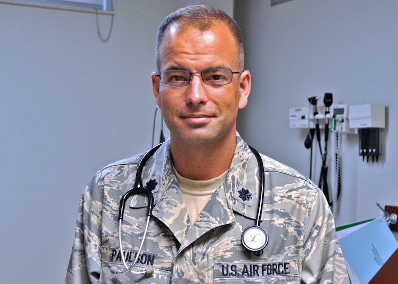 Physician earns AFA top award for health care > Air Force Medical