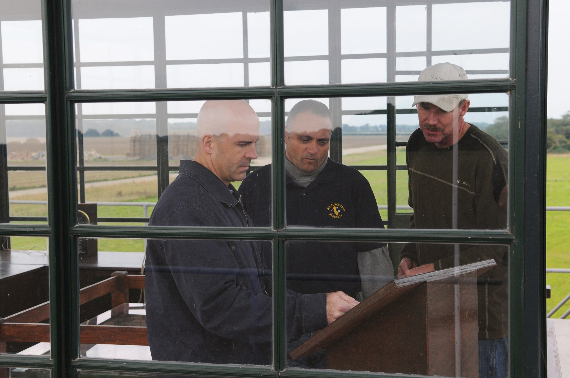 Commanders begin planning roadmap for 2011 operations > Royal Air Force Mildenhall > RAF