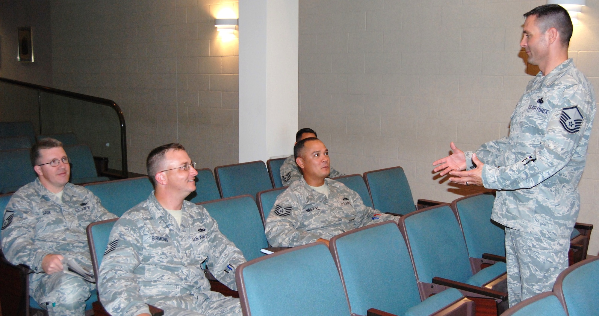 Master Sgt. Kirk Benda (right), 982nd Training Group scheduling element chief, shares an idea with other members of the 2010 Additional Duty First Sergeant Symposium held at Sheppard Sept. 20 – 24.  Master Sgt. Regan Crowder, 982nd TRG First Sergeant, organized the week-long symposium to help Sergeant Benda and more than twenty other senior NCOs develop personal, professional and interagency resource skills needed to be effective additional duty first sergeants.  (U.S. Air Force Photo/Debi Smith)                                                                