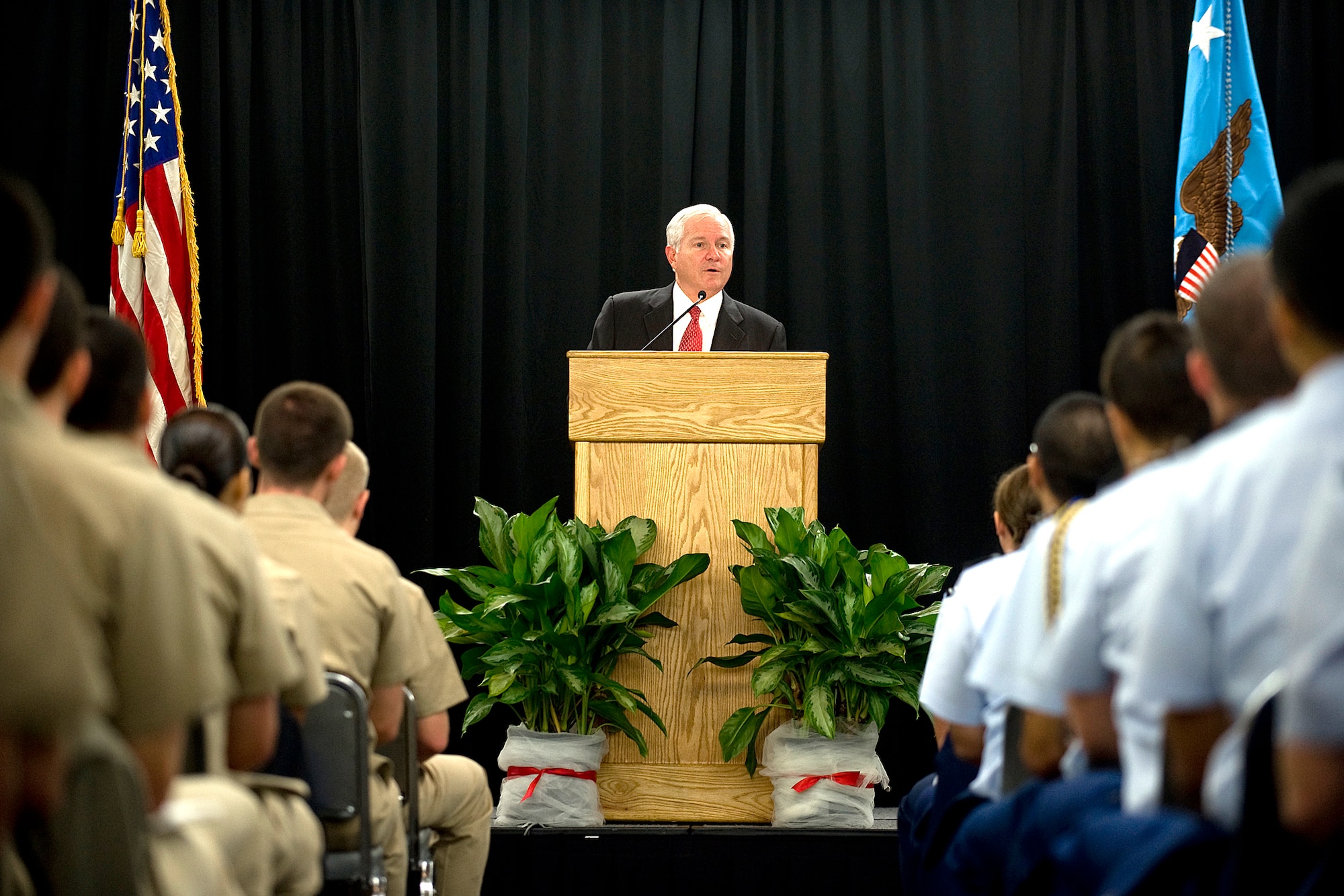 Defense Secretary Robert M. Gates speaks to ROTC Cadets Sept. 29, 2010 from Duke University, University of North Carolina, North Carolina State, and North Carolina Central University at Duke University, N.C. (DOD photo/Cherie Cullen)   