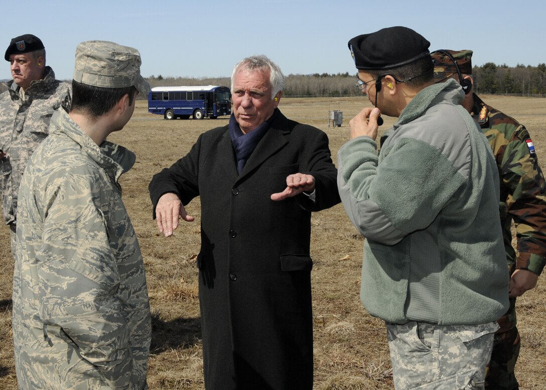 Paraguayan Senator Saguier discusses F-15 operations during his tour.