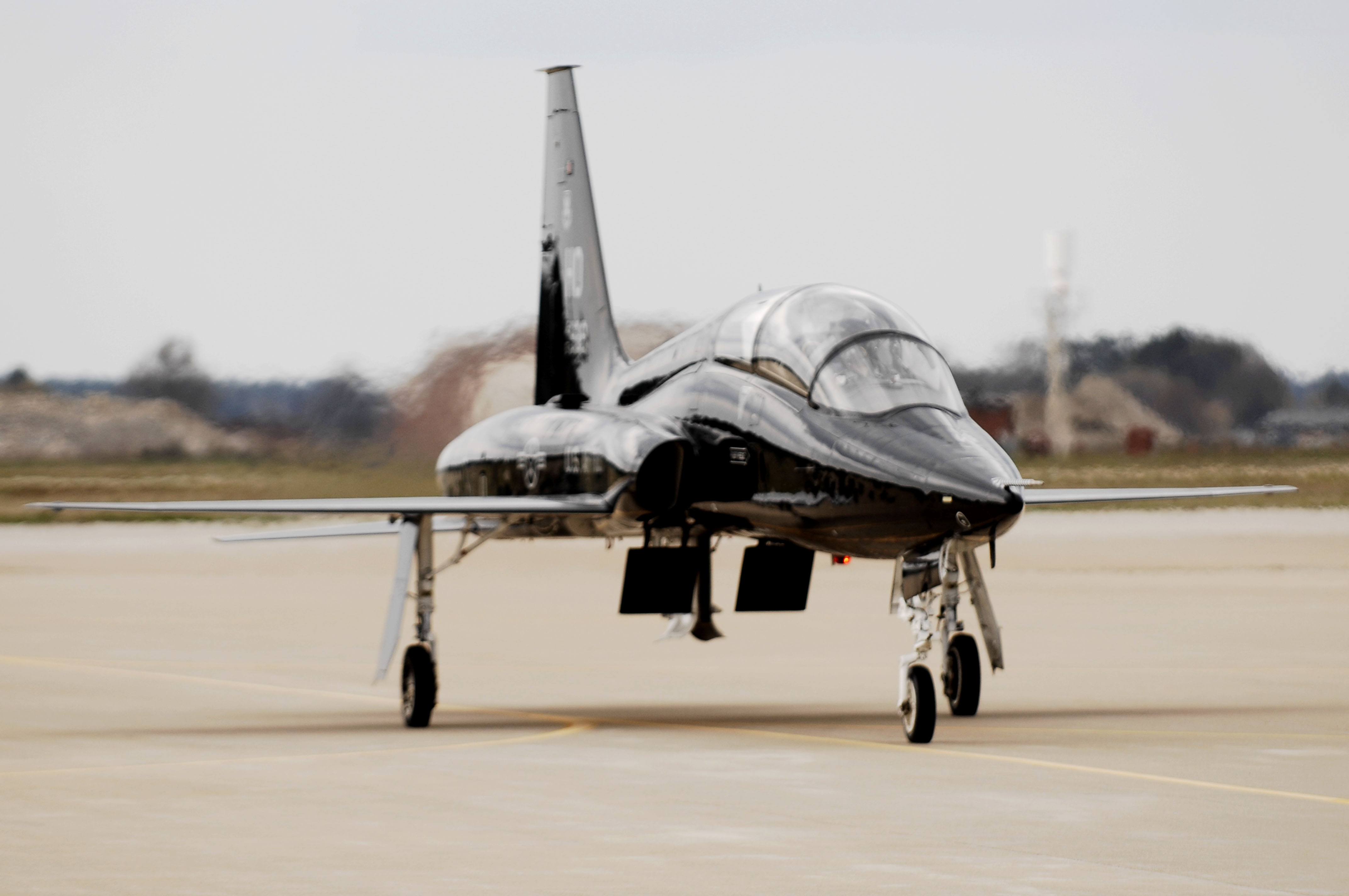 T-38 arrives to supplement F-22 training > Joint Base Langley-Eustis >  Article Display