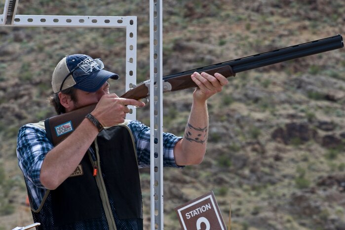 NELLIS AIR FORCE BASE, Nev. -- Country music star Blake Shelton shoots skeet for a charity event at the Nellis gun club's skeet range April 2. Country music stars came to Nellis to participate in a charity skeet shooting event and perform a free concert for military members and their families. ( U.S Air Force Photo by Airman 1st Class Daniel Hughes)
