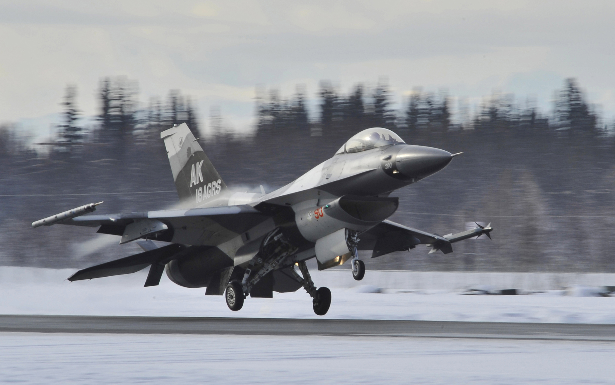 Photo Essay F 16s Fly Above Eielson Air Force Base Us Air Force