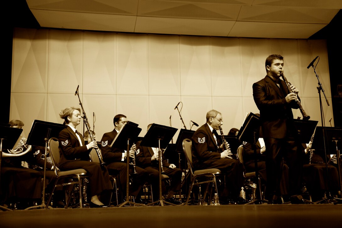 British clarinet prodigy Julian Bliss performs with the Band of the Midwest at the 2011 IMEA Opening Gala Concert