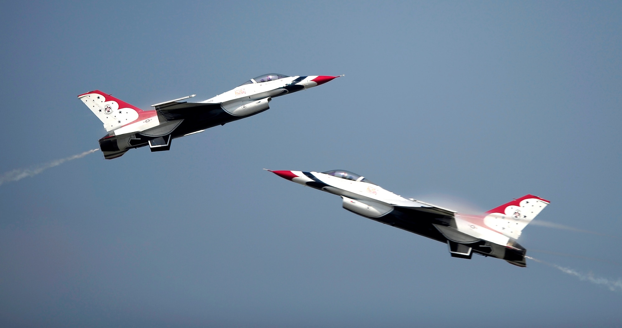 The Thunderbirds perform April 9, 2011, during the Charleston Air Expo at Joint Base Charleston S.C.  (U.S. Air Force photo/Airman 1st Class James Richardson) 
