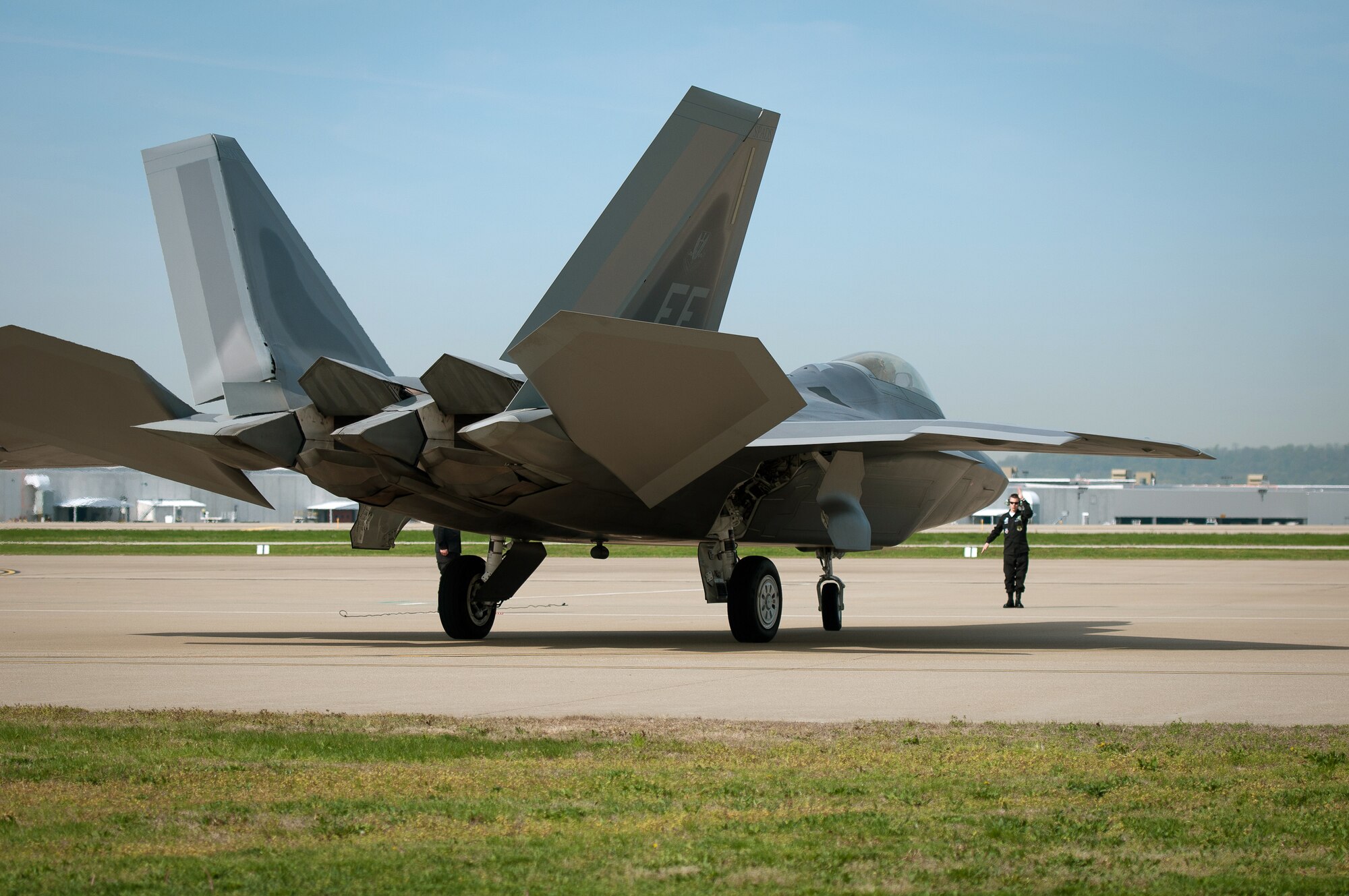 A U.S. Air Force F-22 Raptor parks at the Kentucky Air National Guard Base in Louisville, Ky., on April 14, 2011, in preparation for the Thunder Over Louisville air show. Raptors will be one of show???s marquee events when Thunder takes place over the Ohio River on April 16. The annual event has become one of the nation???s largest air shows, with nearly 60 aircraft slated to perform this year for a crowd that???s expected to top 750,000. (U.S. Air Force photo by Master Sgt. Phil Speck)