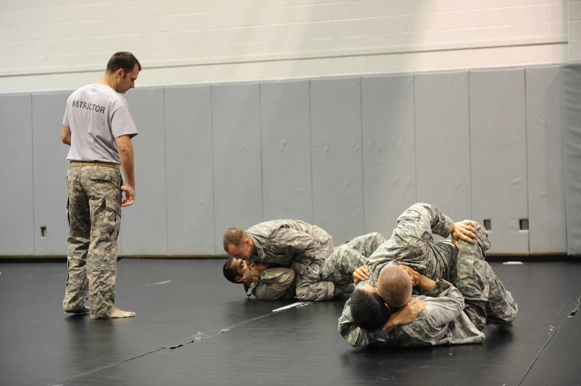 Tactical Air Control Party students demonstrate their newly gained combatives skills at Hurlburt Field, Fla., March 31, 2011. The TACP career field is the first to be introduced to the Air Force Combatives Program, initated January 2008. (Air Force photo by Airman 1st Class Caitlin O'Neil-McKeown/RELEASED) 