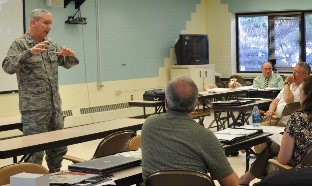 NORTH CANTON, Ohio—Air Force Reserve Col. Fritz Linsenmeyer, commander of the 910th Airlift Wing, Youngstown Air Reserve Station, Vienna, Ohio, gives Ohio members of the Employer Support of the Guard and Reserve (ESGR) a wing mission and update during the quarterly ESGR meeting April 14, 2011.  ESGR members meet to discuss Guard, Reserve and civilian employer issues as well as the state ESGR annual award programs.  U.S. Air Force photo by Maj. Brent J. Davis 