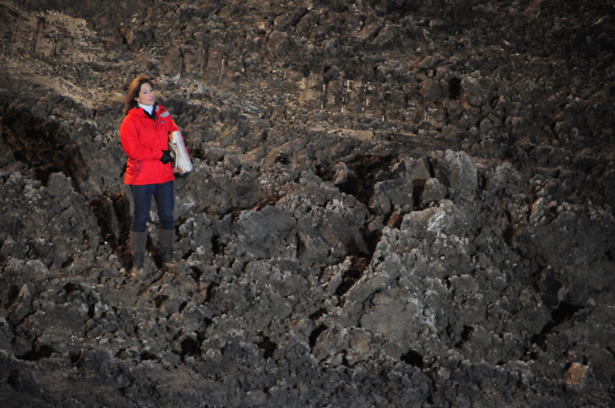 ABC news correspondent Barbara Pinto reports live for Good Morning America's story on the 'Hole of Hope', in Georgetown, Minn. April 13, 2011.  The town chose to sacrifice the soil from the baseball field for levees to protect from Red River flooding in Minnesota.  (U.S. Air Force photo by Tech. Sgt. Brett R. Ewald)