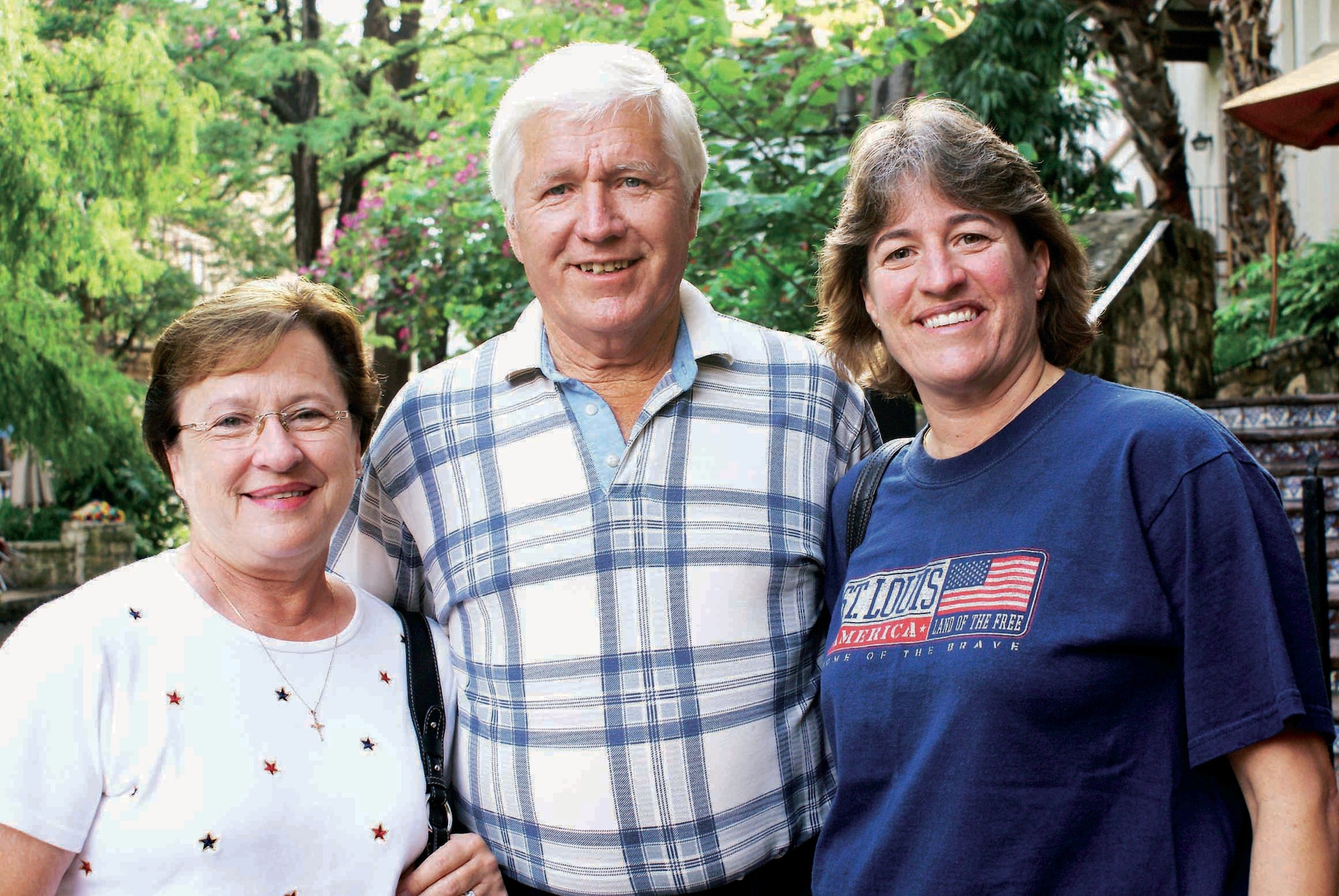 (From left) Carol and Roger Hess and their daughter, Maj. Lisa Hess, a reservist at March Air Reserve Base.  (Courtesy photo/Maj. Lisa Hess) 