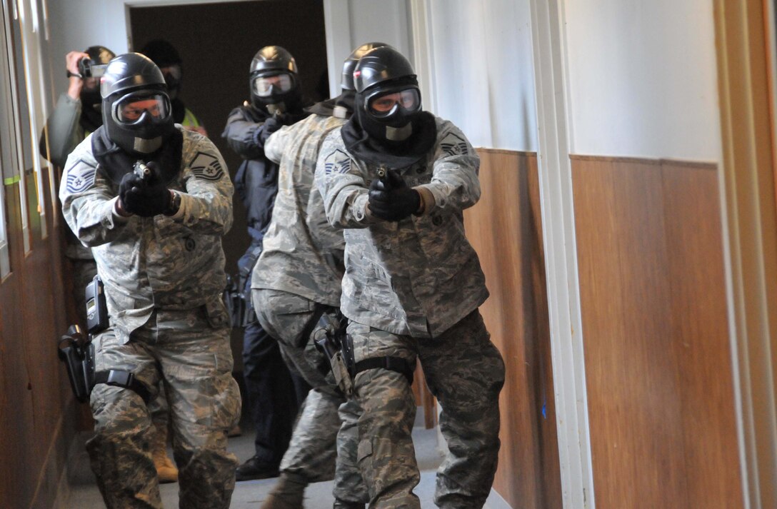 934th Security Forces Squadron members participate in active shooter training April 19. (Air Force Photo/Paul Zadach)