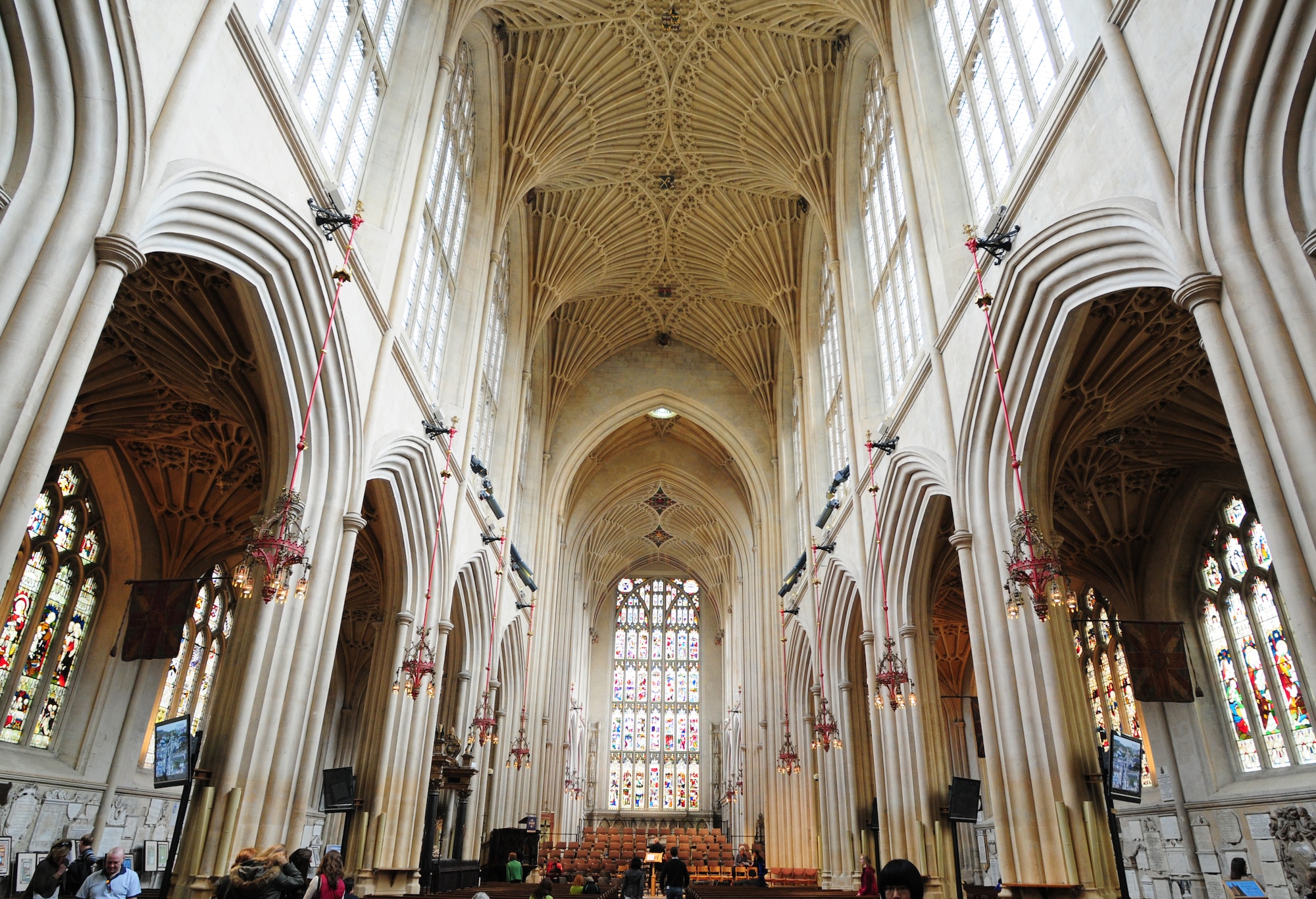 BATH, England – Bath Abbey can seat approximately 1,200 people. Participants in an RAF Lakenheath Information, Tickets and Travel trip went on a walking tour of the City of Bath on April 16, 2011.  The next trip to the city will be May 14, 2011. (U.S. Air Force photo/Staff Sgt. Stephen Linch)