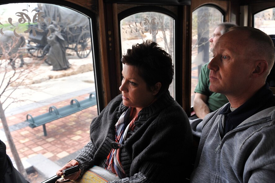 OFFUTT AIR FORCE BASE, Neb. – Master Sgt. Melvin Jobe, from Creech AFB, Nev., and his wife Shannon look at statues on 15th and Capitol Ave during a tour of downtown Omaha, Neb., in the old market area April 19. As one of the nominees of the Air Combat Command Outstanding Airmen of the Year in the outstanding senior non-commissioned officer category Sergeant Jobe toured the Durham Museum and Henry Doorly Zoo during his stay here. 

U.S. Air Force Photo by charles haymond
[RELEASED] by SrA Peter Danielson
