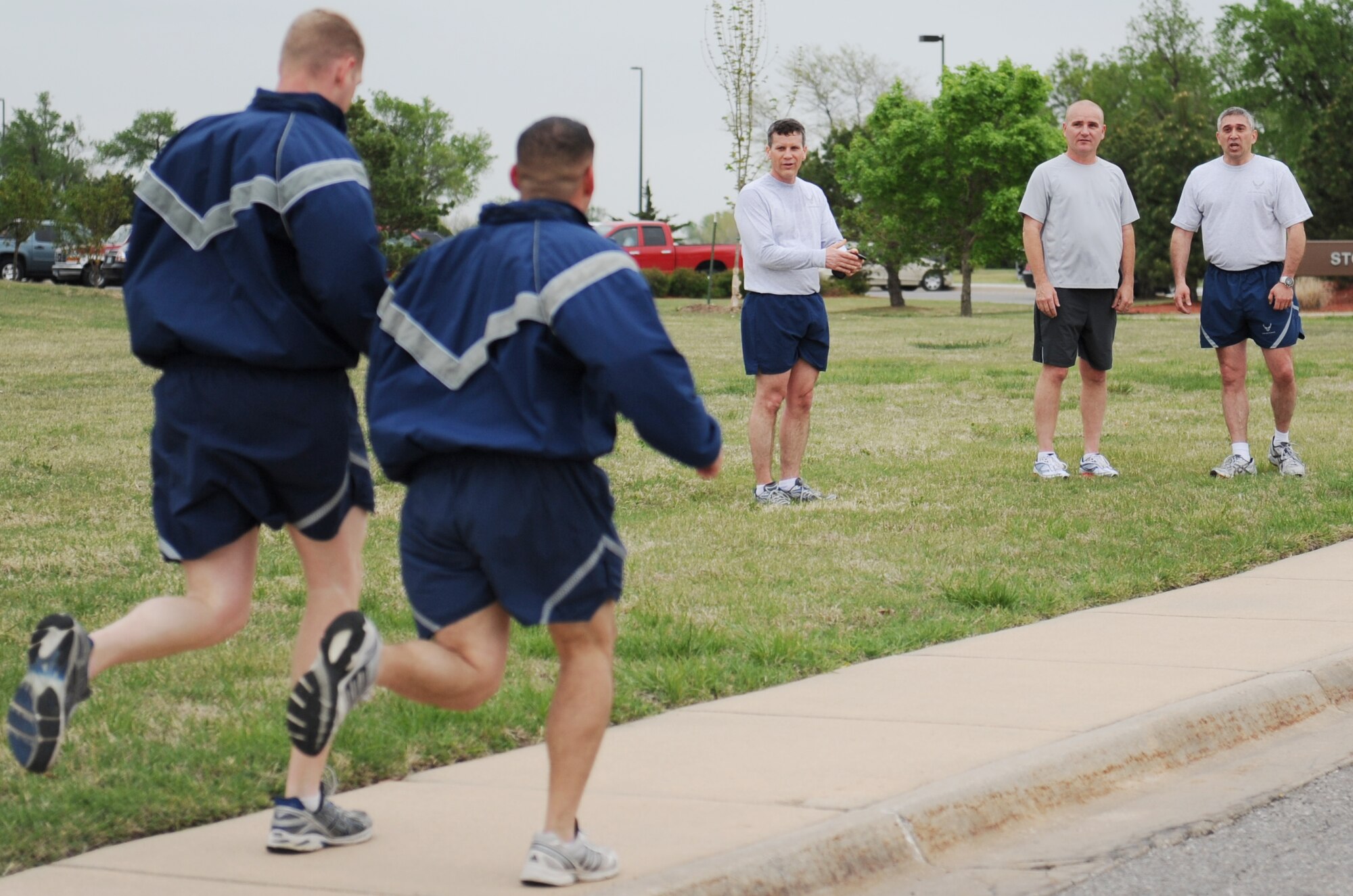 Congratulations to Team McConnell’s newest First Term Airman’s Center graduates who graduated April 29, 2011, at McConnell Air Force Base, Kan. Front row: Airmen 1st Class Brian Diaz, Adam Hair, Tyler Harvey, Airman Alexander Herschbach, Airmen 1st Class Laura Valentine, Adam Clark and Shane Burgess. Second Row: Airmen 1st Class Allen Dube, Tyler Mendes, Joseph Barcinas, Airmen Nicholas French, Roger Marchese, James Worthington, Airmen 1st Class Kyle Schultz and Edward Horning. (U.S. Air Force photo/Staff Sgt. Dallas Edwards)