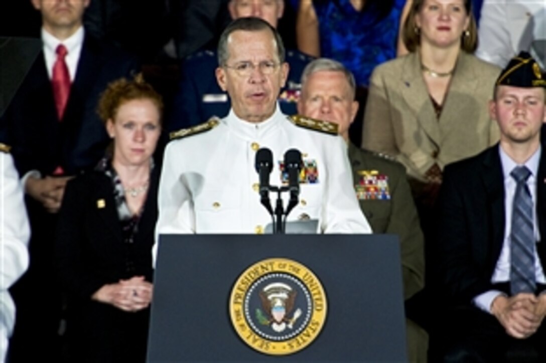 Navy Adm. Mike Mullen, chairman of the Joint Chiefs of Staff, introduces President Barack Obama at the Washington Navy Yard in Washington, D.C., Aug. 5, 2011. Obama discussed a series of administration initiatives to help America's veterans find employment. 