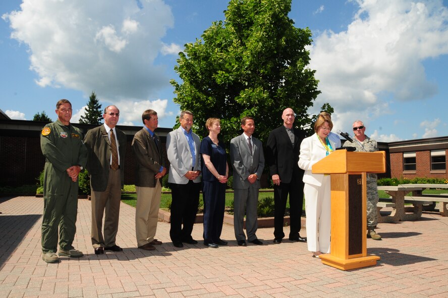 U. S. Senator Klobuchar is seen addressing the media while visiting the 148th Fighter Wing, Duluth, Minn.  Senator Klobuchar was in Duluth to discuss the possibility of the 148th FW becoming an active association unit.  (U.S. Air Force photo by Master Sgt. Ralph Kapustka/released)