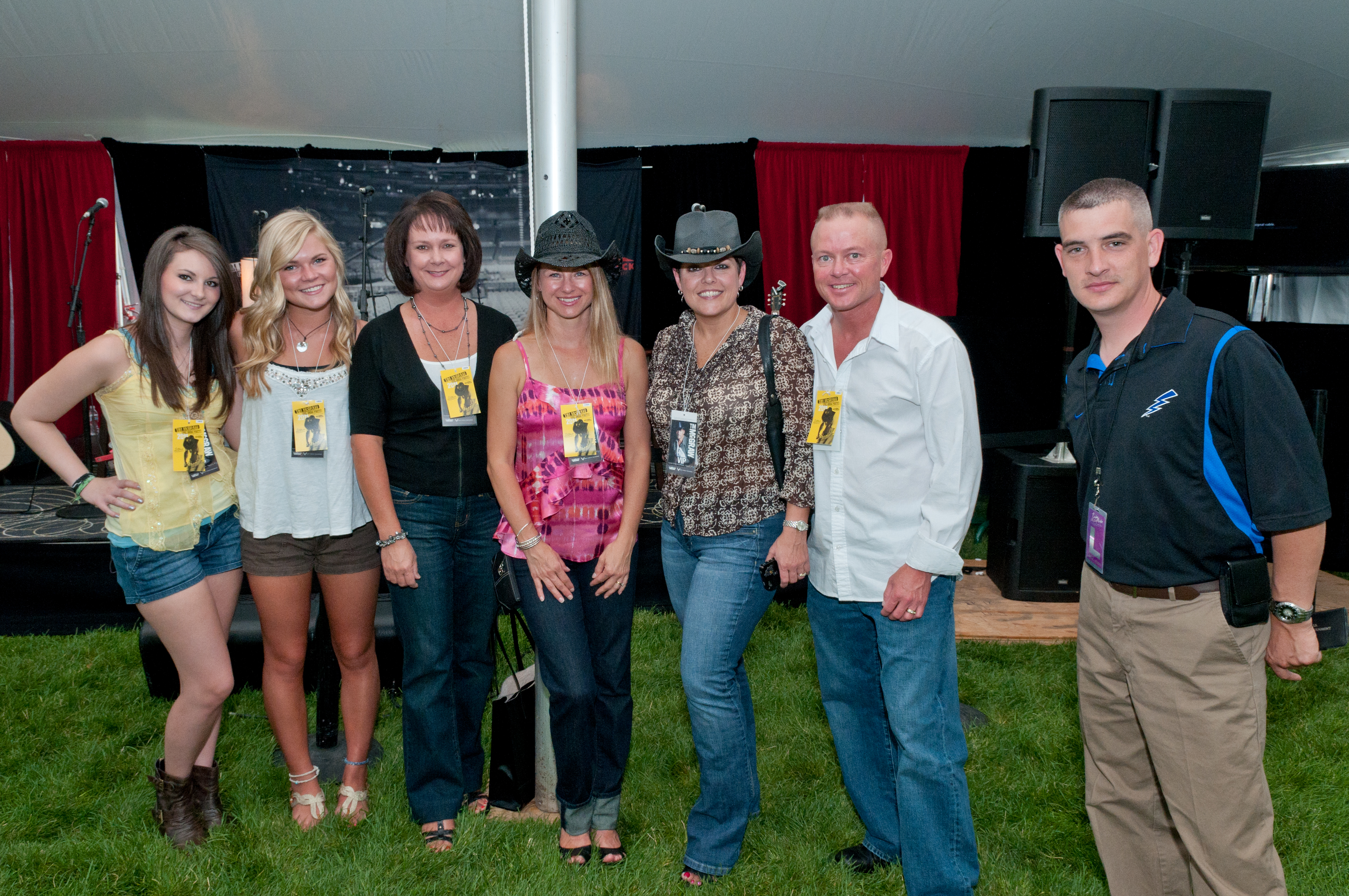 Reservists Get Up Close With Tim Mcgraw