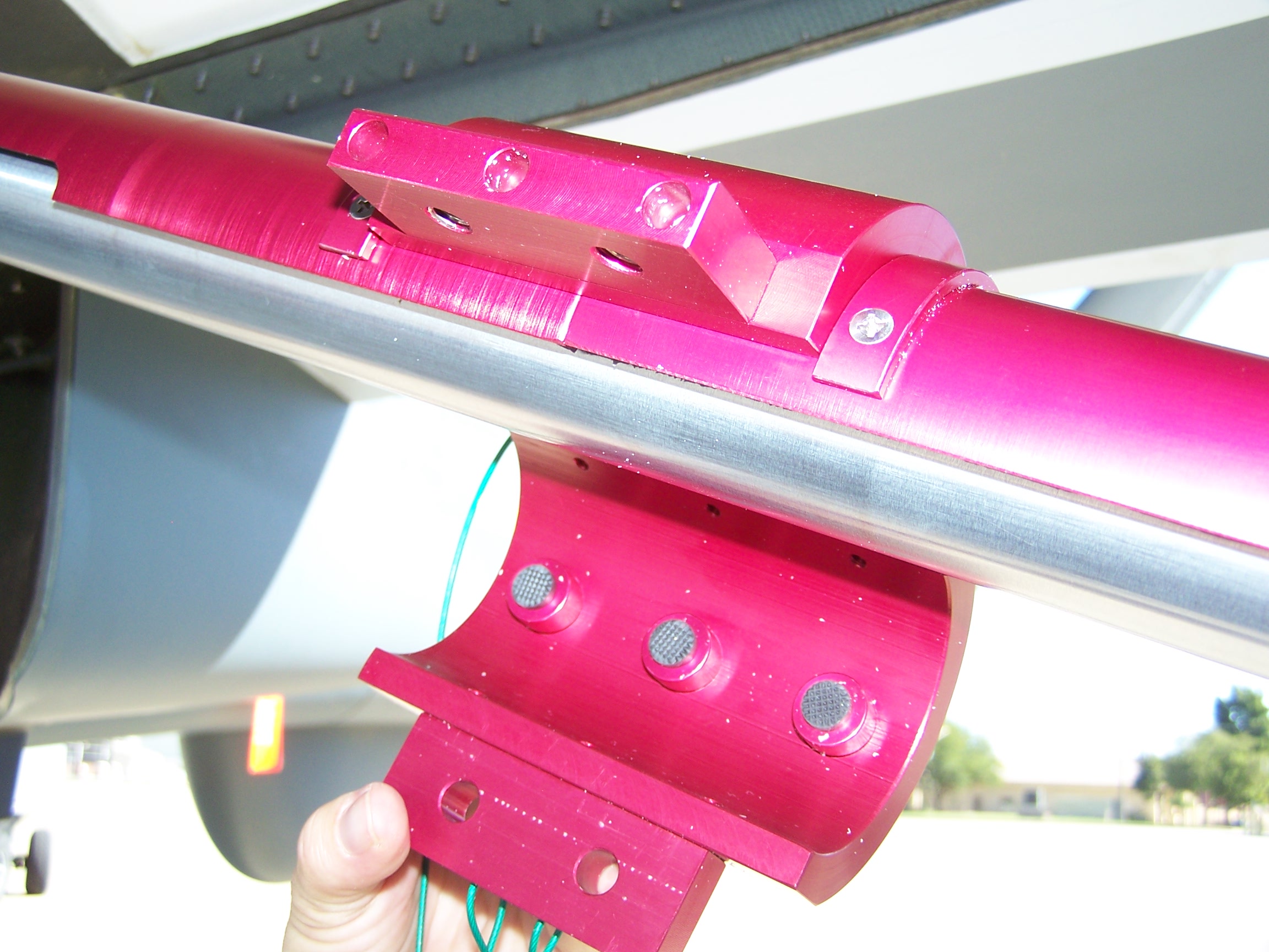 Main landing gear down lock clamp