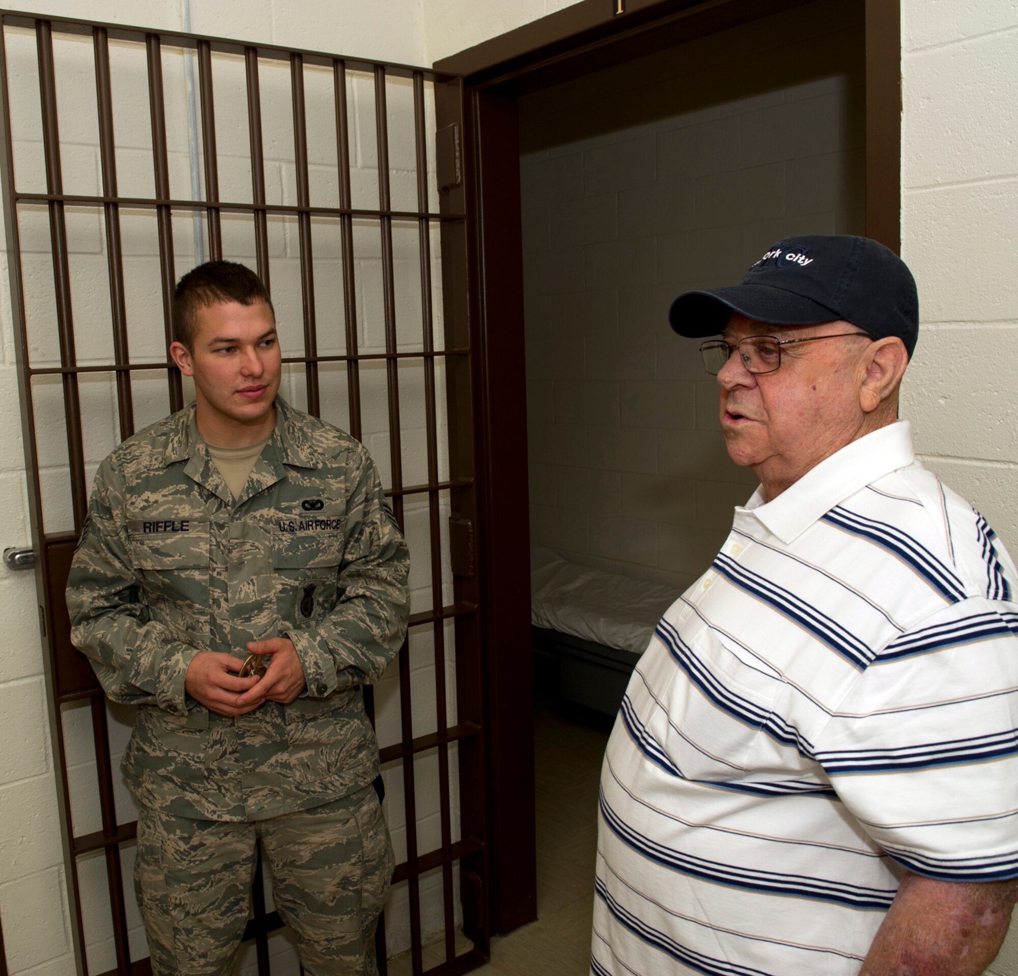 Holloman vet visits base for first time in 62 years > Holloman Air