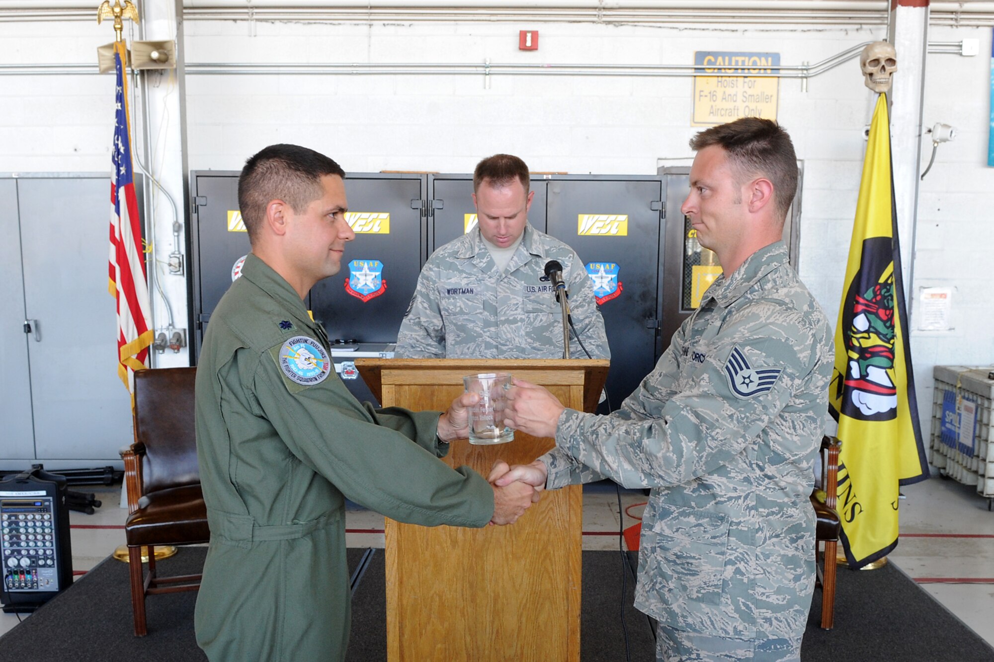 Dedicated crew chief: airpower’s key role > 388th Fighter Wing ...