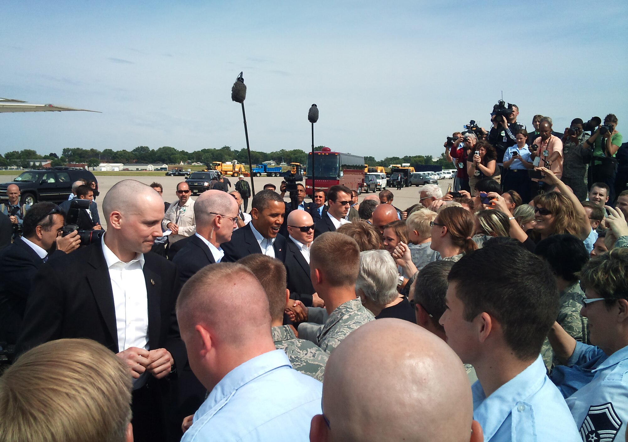 MINNEAPOLIS/ST. PAUL INTERNATIONAL AIRPORT –President Barrack Obama says hello to members of the 133rd Airlift Wing and invited guests along with as he arrived here to start a three-day bus tour through Minn., Iowa, and Ill. (USAF official photo by Major Ann Todd)