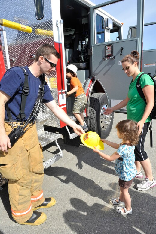 Jber Ends The Summer With The Back To School Bash Joint Base Elmendorf Richardson News