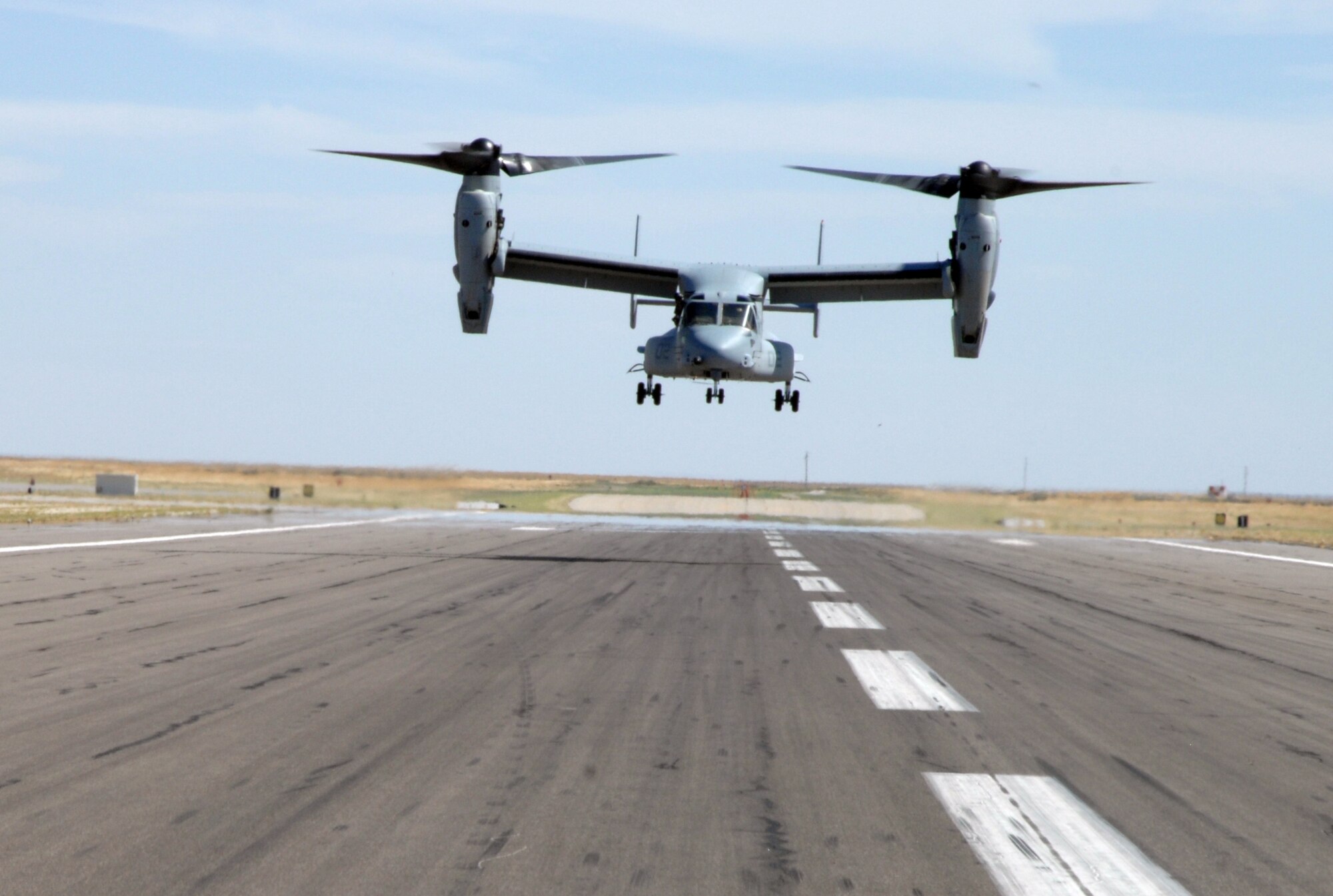 MOUNTAIN HOME AIR FORCE BASE, Idaho – A Marine MV-22 Osprey prepares to land after an “incentive flight” here Aug. 18. Approximately 180 Marines from Marine Medium Tiltrotor Squadron 166 out of Marine Corps Air Station Miramar, Calif., will be conducting training at MHAFB from Aug. 9 to 25. (U.S. Air Force photo by Senior Airman Benjamin Sutton)