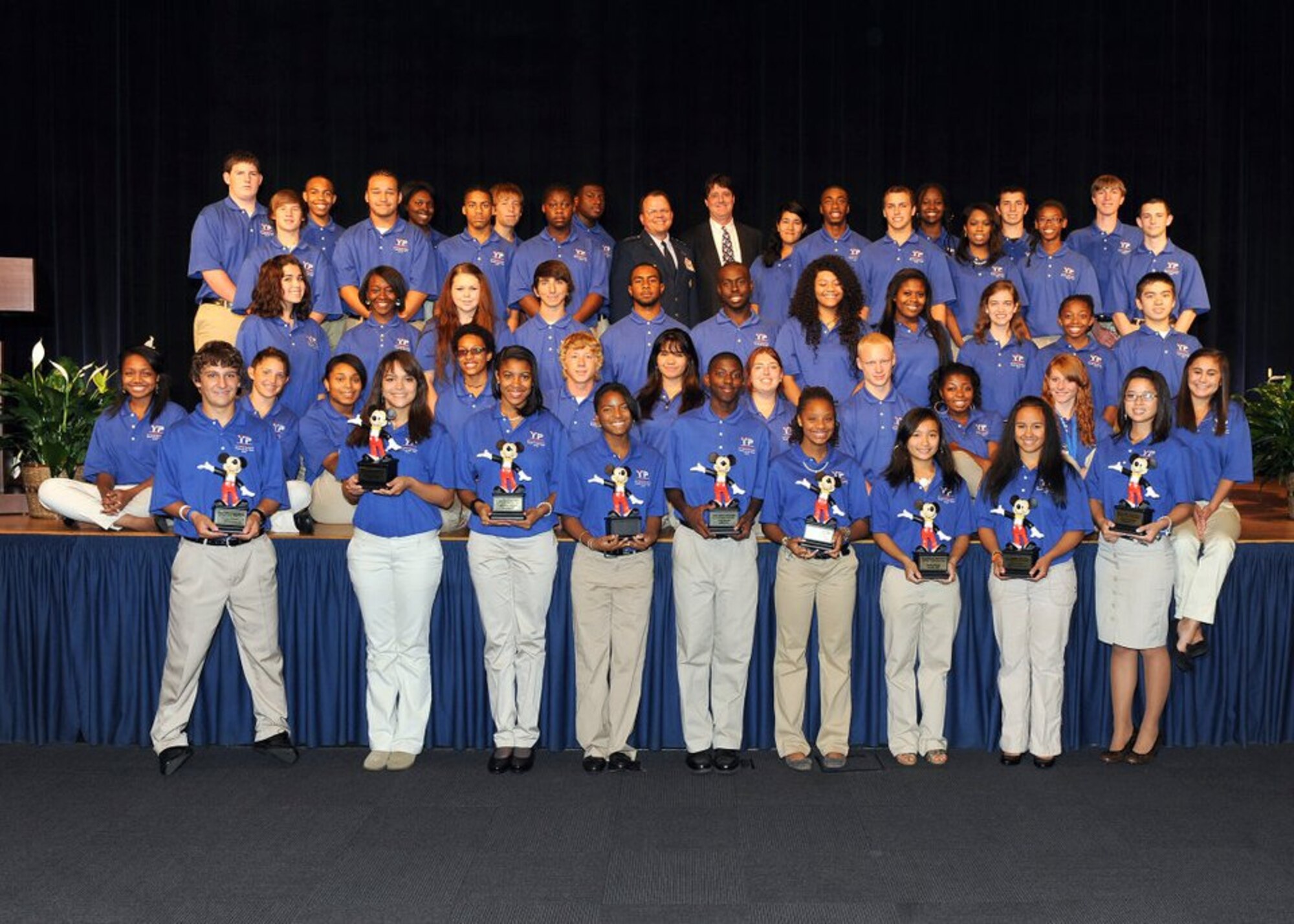 WASHINGTON -- Teens pose for a photo during the 2011 Air Force Youth of the Year ceremony held in the Pentagon Auditorium here Aug. 3. Sixty Air Force teens were recognized for their contributions to installation programs, families, schools and communities. (U.S. Air Force photo/Andy Morataya)