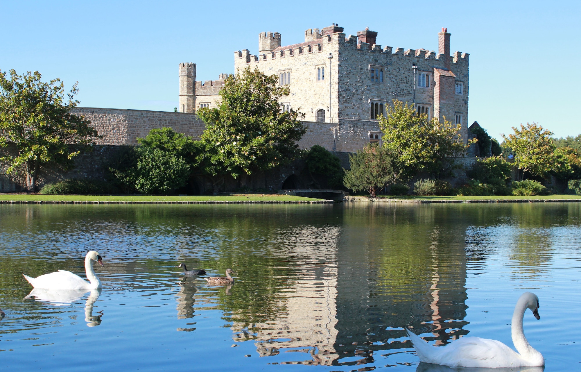 MAIDSTONE, England – Leeds Castle is just seven miles outside of Maidstone and about a two-hour drive south from RAF Lakenheath. People can walk along the water on a path toward castle shops, kiosks, restaurants, kid’s play areas and snack stands. The grounds include several beautiful gardens and a maze leading you to an underground grotto.  There is also an aviary that has more than 100 species of birds. (U.S. Air Force photo by Staff Sgt. Connor Estes)