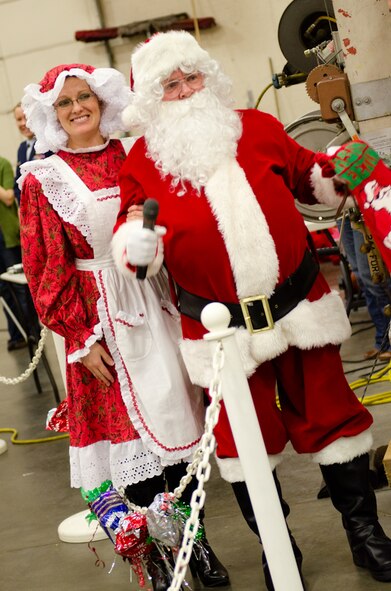 Members of Missouri Air National Guard’s 139th Airlift Wing, St. Joseph, Mo., brought their families to the 139th Christmas Party Dec. 5, 2011. The event was hosted by the Family Readiness Group. (Missouri Air National Guard photo by Senior Airman Sheldon Thompson)