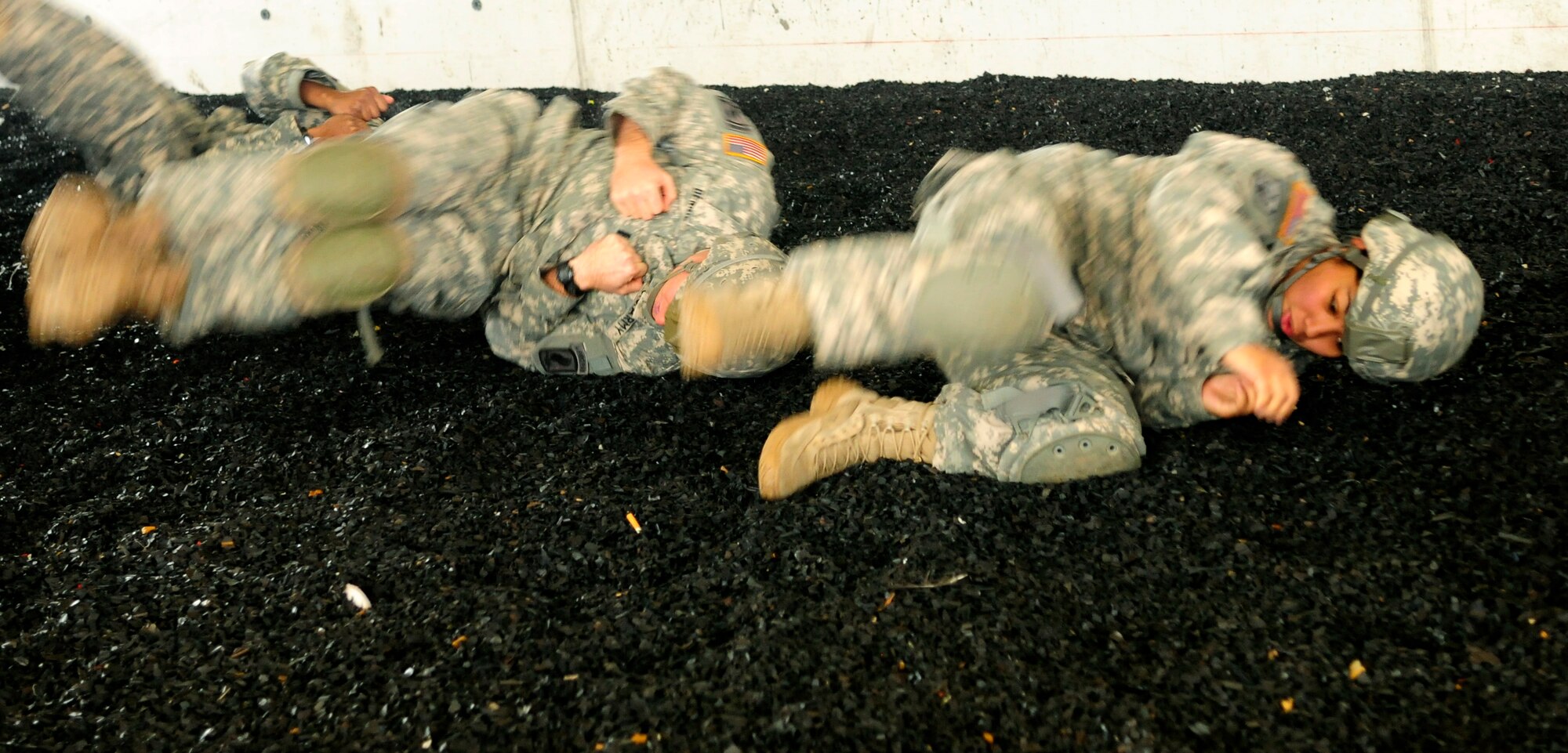 Soldiers with the 173rd Airborne Brigade Combat Team practice jumps Dec.6 at Aviano Air Base, Italy. The 173rd ABCT soldiers reviewed all performance points required when preparing for static line jumps. (U.S. Air Force photo/Airman 1st Class Briana Jones)
